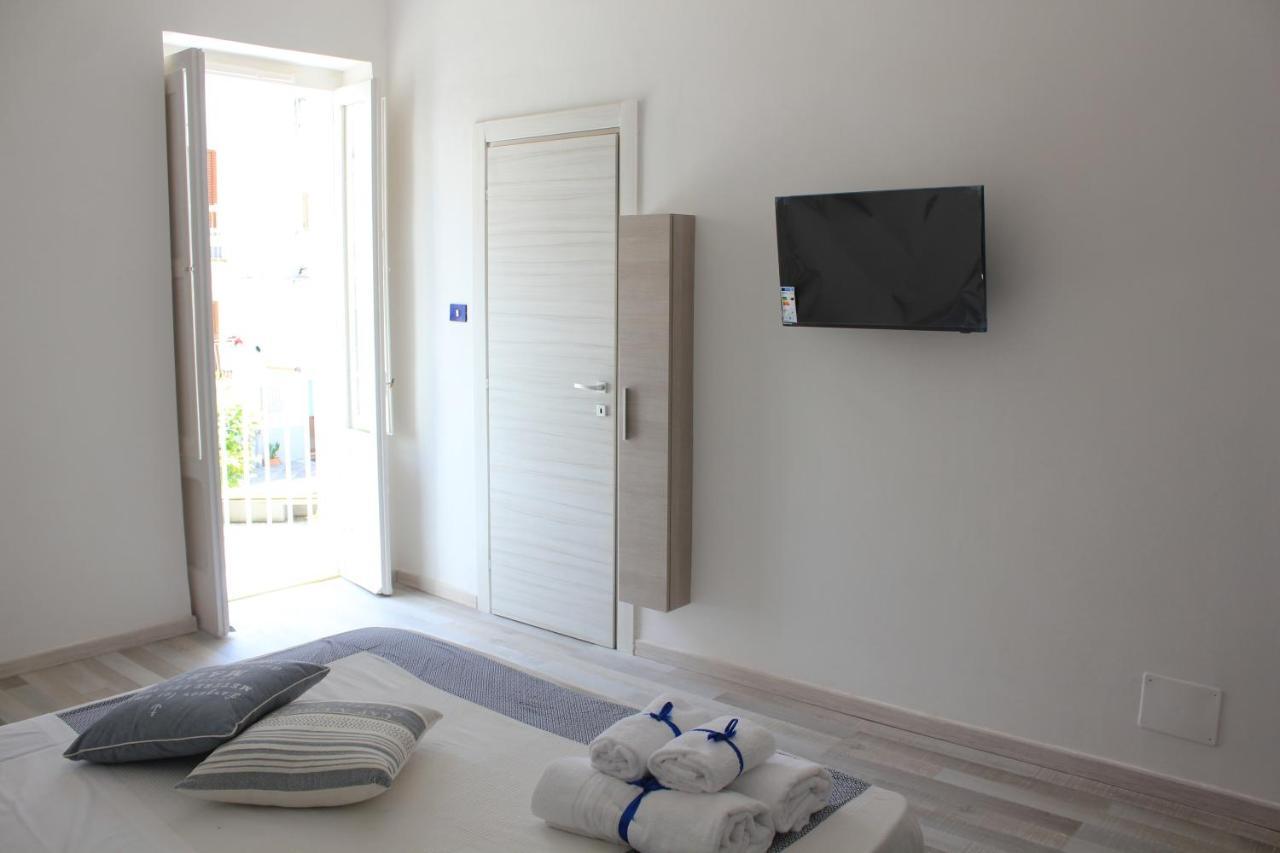 Bed and Breakfast In Piazzetta Гаета Екстер'єр фото